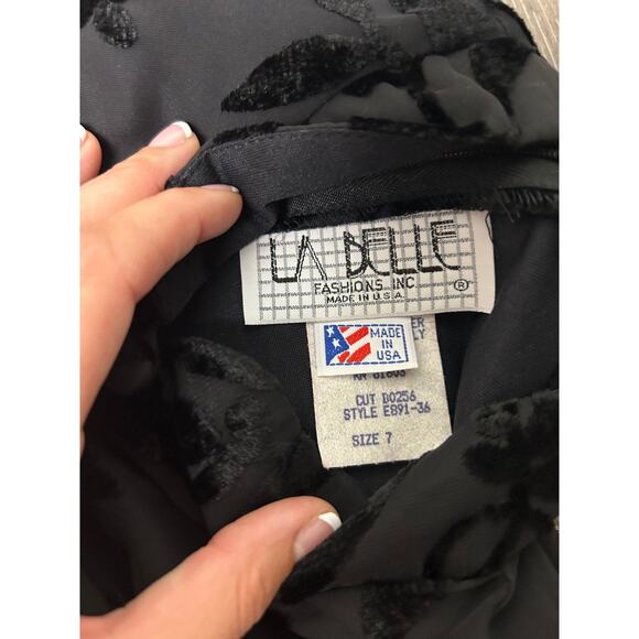 La Belle Silk Burnout Velvet Mini Dress - Size 7 - Keyhole Neckline - Picture 6 of 8